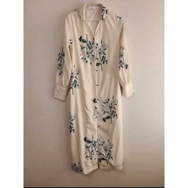 Ameri VINTAGE(アメリヴィンテージ)のAmeri アメリ 花柄ワンピース　POSIE SHIRTS DRESS レディースのワンピース(ロングワンピース/マキシワンピース)の商品写真