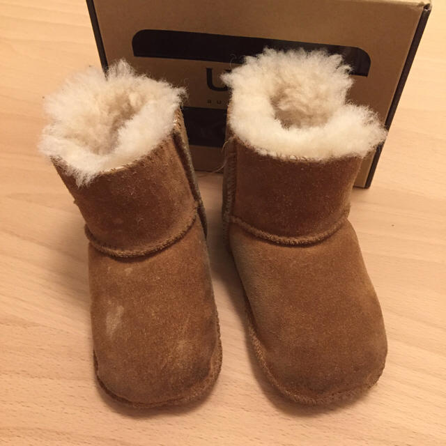 UGG(アグ)のPuuu様専用 UGG ベビーブーツ S キッズ/ベビー/マタニティのベビー靴/シューズ(~14cm)(ブーツ)の商品写真