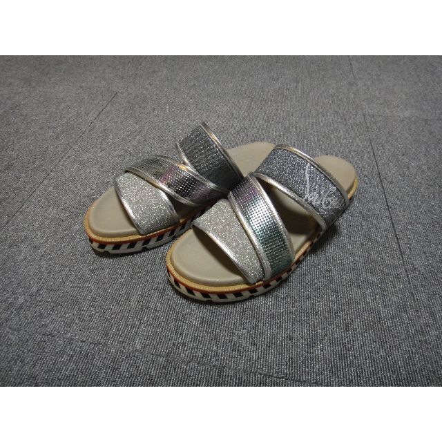 Christian Louboutin - 正規品 クリスチャンルブタ サンダル トング BOX付き 美品
