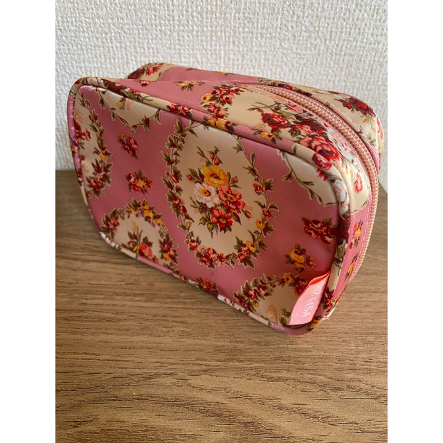 50%OFF】 リズリサ 化粧ポーチ stuburomokykla.lt