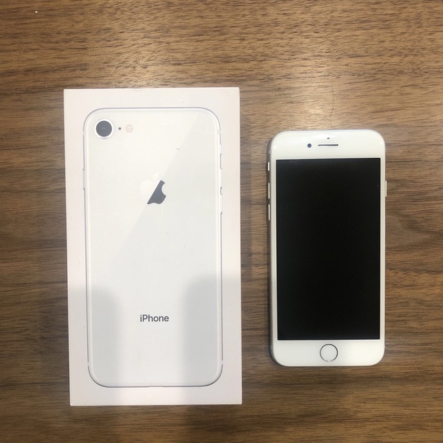 iPhone8 64GB シルバー iPhone8 64GB シルバー