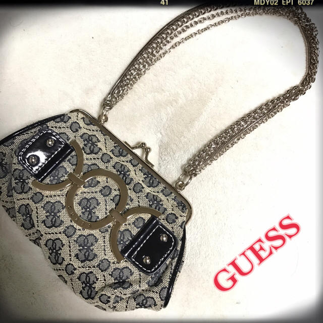 GUESS(ゲス)の新品♡パーティに最適♡GUESS クラッチバッグ レディースのバッグ(クラッチバッグ)の商品写真