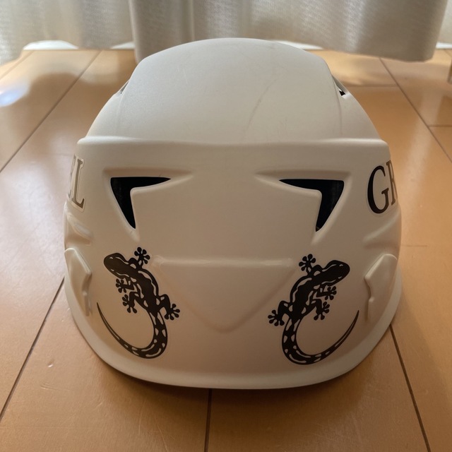 PETZL(ペツル)のldMm様専用　グリベル　ヘルメット　サラマンダー2.0 ホワイト スポーツ/アウトドアのアウトドア(登山用品)の商品写真