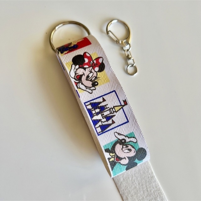 Disney(ディズニー)の★まろんこ様専用★ショッピング柄カチューシャホルダー エンタメ/ホビーのおもちゃ/ぬいぐるみ(キャラクターグッズ)の商品写真