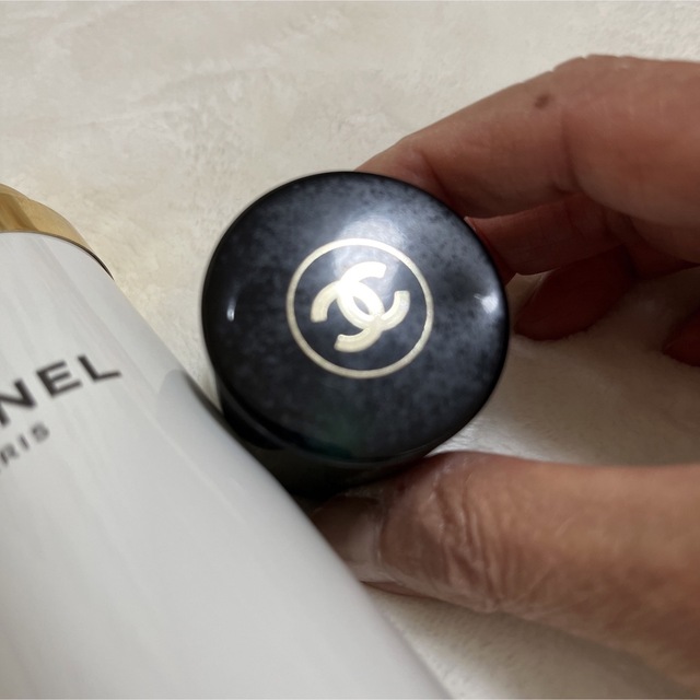 CHANEL(シャネル)のシャネル　Chanel N°5 ミルキーボディミスト コスメ/美容のボディケア(ボディローション/ミルク)の商品写真