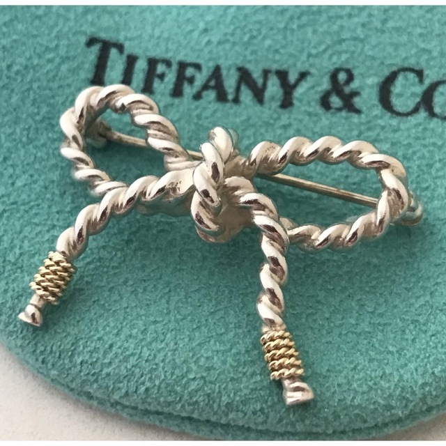 Tiffany コンビリボンモチーフ　ブローチ美品アクセサリー
