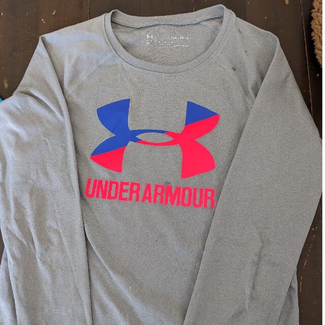 UNDER ARMOUR(アンダーアーマー)のアンダアーマー長袖シャツ キッズ/ベビー/マタニティのキッズ服男の子用(90cm~)(Tシャツ/カットソー)の商品写真