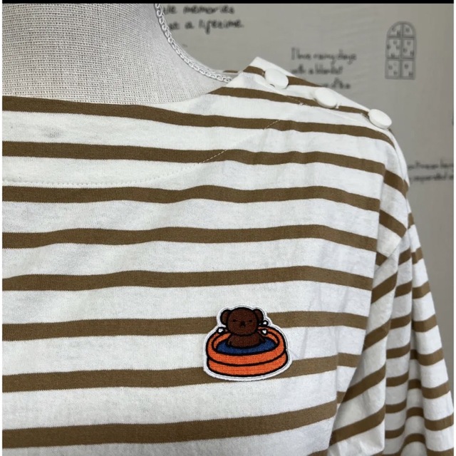 STUDIO CLIP(スタディオクリップ)の#727 スタディオクリップ 茶ボーダー 片側肩ボタン ブルーナ ミッフィー レディースのトップス(Tシャツ(長袖/七分))の商品写真