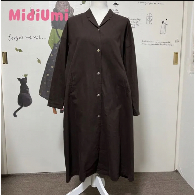 MidiUmi(ミディウミ)の#720 ミディウミ(日本製) ダークブラウン ワンピコート レディースのジャケット/アウター(ロングコート)の商品写真