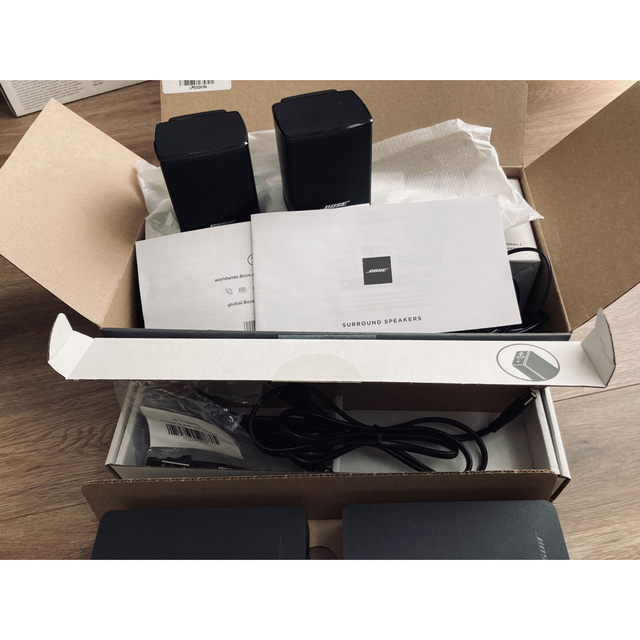 Bose SURROUND SPEAKERS ワイヤレスリアスピーカー Bose SURROUND SPEAKERS ワイヤレスリアスピーカー