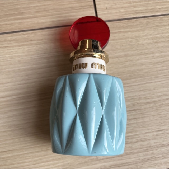 miumiu(ミュウミュウ)のミュウミュウオードパルファム　50ml コスメ/美容の香水(香水(女性用))の商品写真