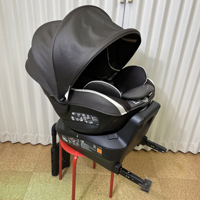 CAR MATE(カーメイト)のクリーニング済☆超美品☆新生児　エールべべ　クルット3i　グランス　ISOFIX キッズ/ベビー/マタニティの外出/移動用品(自動車用チャイルドシート本体)の商品写真