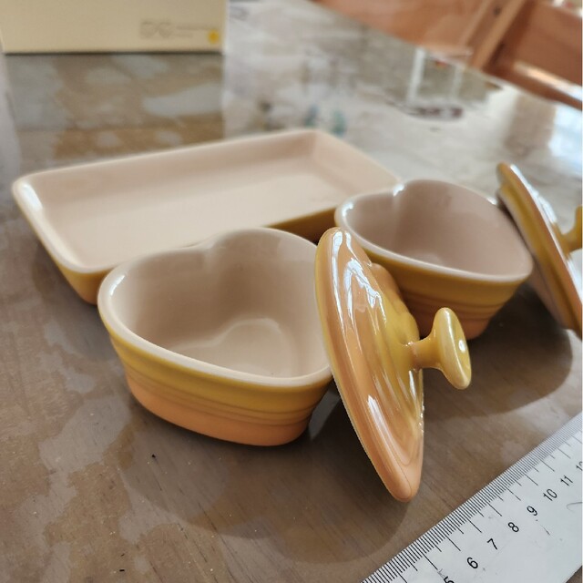 ル・クルーゼ　Petite Ramekin D'Amouur Set インテリア/住まい/日用品のキッチン/食器(調理道具/製菓道具)の商品写真