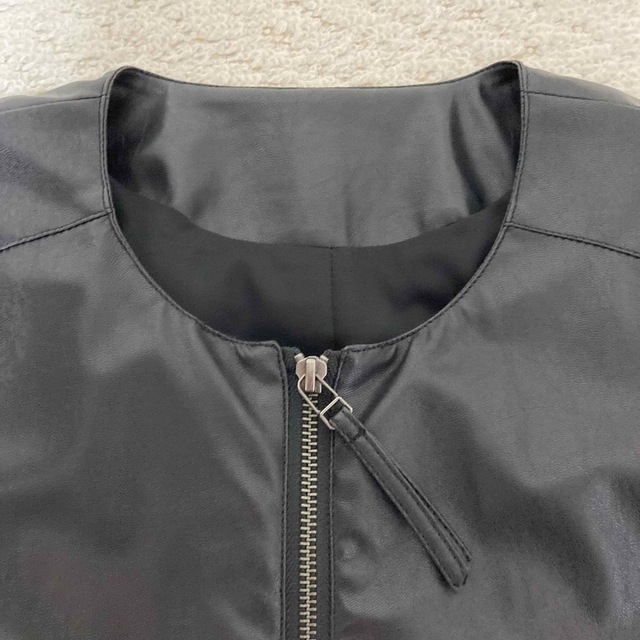 銀座マギー(ギンザマギー)の銀座マギー✨新品43%オフ✨フェイクレザージャケット レディースのジャケット/アウター(ノーカラージャケット)の商品写真