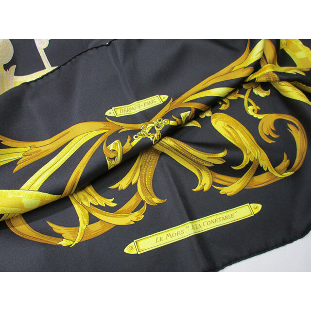 Hermes(エルメス)のHERMES カレ 大判スカーフ シルク100％ ブラック イエロー LE レディースのファッション小物(バンダナ/スカーフ)の商品写真
