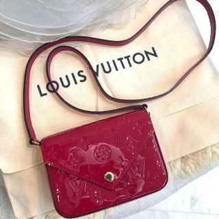 ルイヴィトン(LOUIS VUITTON)の★超美品★LOUIS VUITTON　モノグラム・ヴェルニ　サックルーシー(ショルダーバッグ)