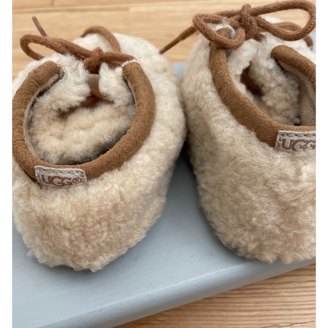 UGG(アグ)のUGG ベビーシューズ キッズ/ベビー/マタニティのベビー靴/シューズ(~14cm)(その他)の商品写真