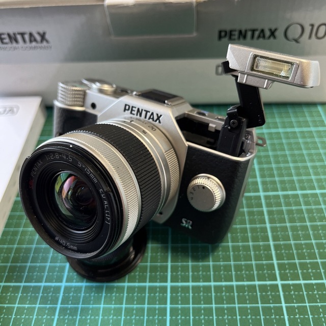 美品 PENTAX Q10 ズームレンズキット SILVER 4