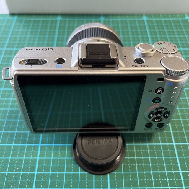 美品 PENTAX Q10 ズームレンズキット SILVER 1