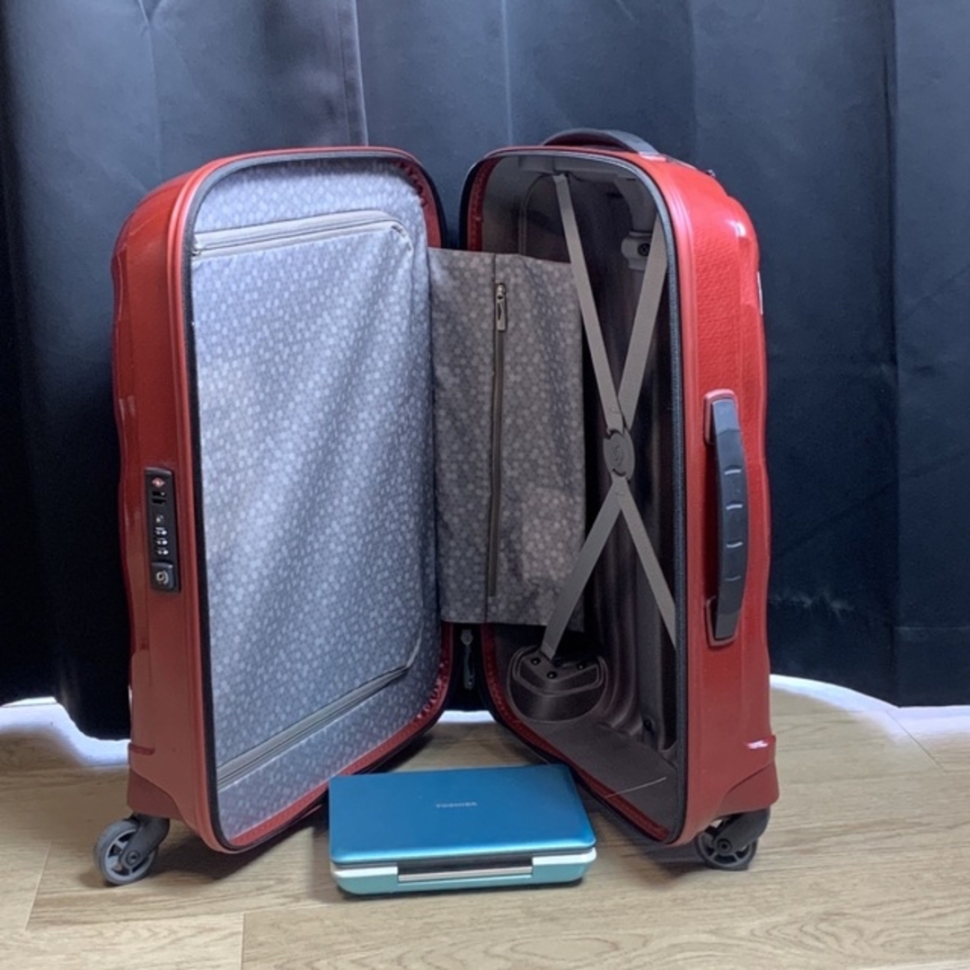 Samsonite(サムソナイト)の【新品未使用】【訳アリ】【サムソナイト】スピナー55　レッド 36L レディースのバッグ(スーツケース/キャリーバッグ)の商品写真