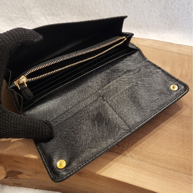 PRADA(プラダ)のPRADA　プラダ　サフィアーノ　長財布 レディースのファッション小物(財布)の商品写真