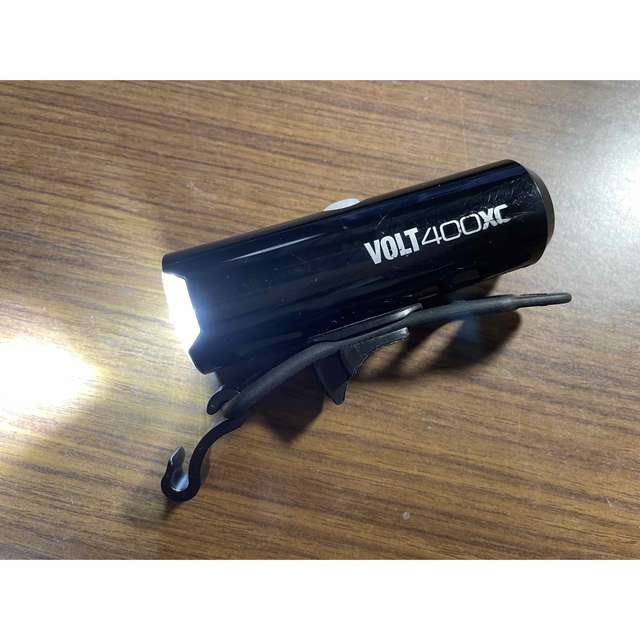 CATEYE(キャットアイ)のCATEYE 400ルーメン USB充電式LEDヘッドライト VOLT400XC スポーツ/アウトドアの自転車(パーツ)の商品写真