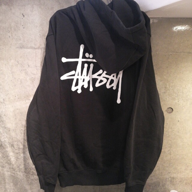 【XLサイズ　ゆるだぼ】STUSSY ステューシー　センター　両面ロゴ　パーカー