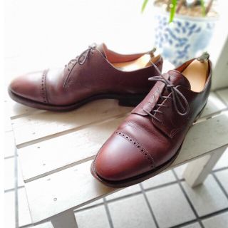 ジョンロブ(JOHN LOBB)の希少美品 旧ロゴジョンロブ Russel 8.5E パンチドキャップトゥ(ドレス/ビジネス)