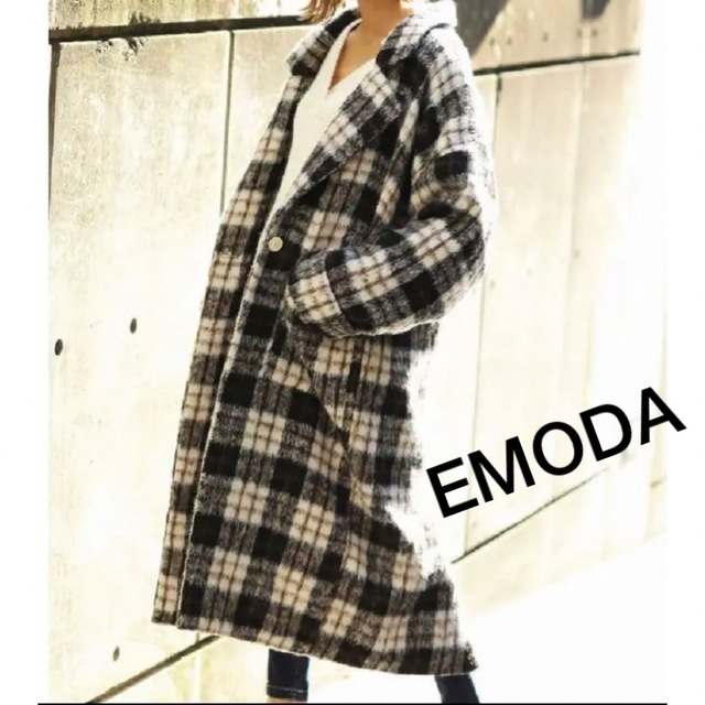 EMODA(エモダ)の【本日まで出品ラストSALE】EMODAロングマキシコート レディースのジャケット/アウター(ロングコート)の商品写真