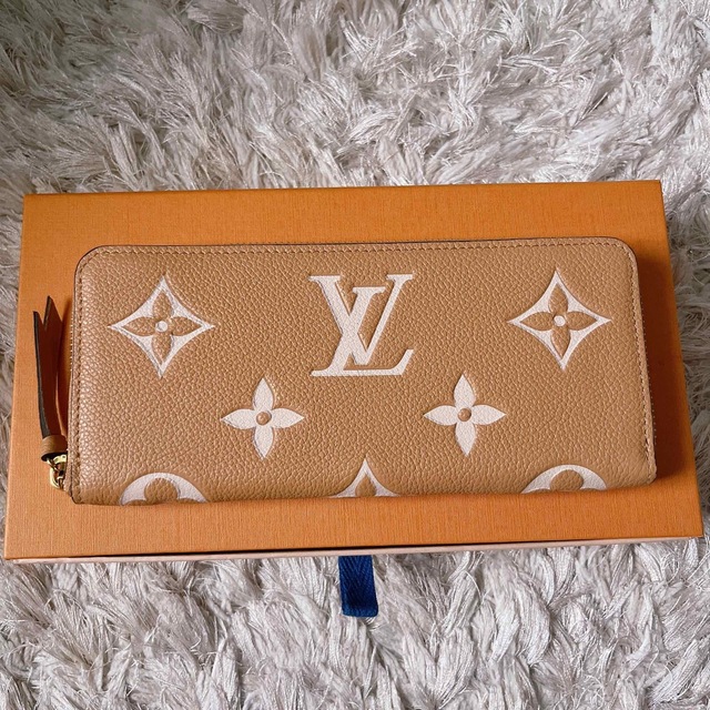 LOUIS VUITTON(ルイヴィトン)の超美品　LOUIS VUITTON  アンプラント　ポルトフォイユクレマンス レディースのファッション小物(財布)の商品写真