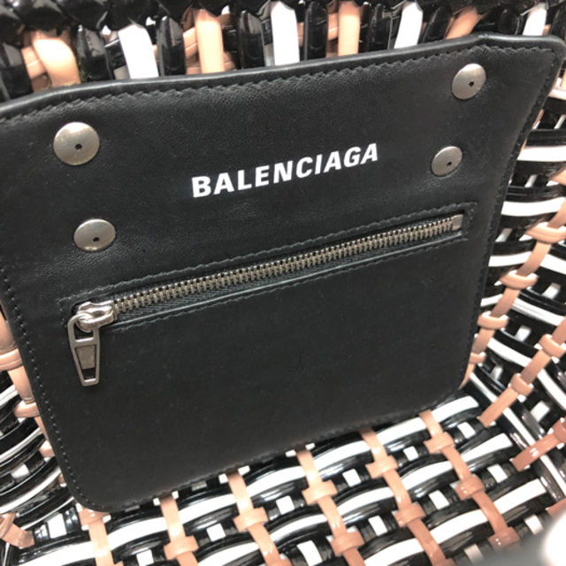 Balenciaga(バレンシアガ)のバレンシアガ ビストロ XS 現行品 ブラック ホワイト 671342 レディースのバッグ(ハンドバッグ)の商品写真