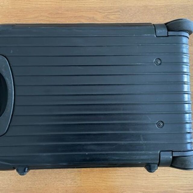 RIMOWA(リモワ)のリモワ　RIMOWA ブラック黒 2輪 機内持込OK 約32L 保護カバー付き  レディースのバッグ(スーツケース/キャリーバッグ)の商品写真