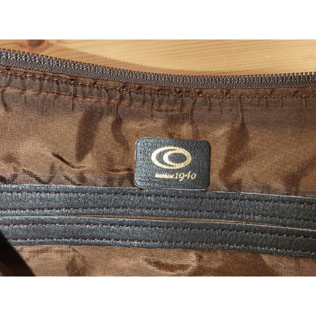ace.(エース)のUSED ACE ショルダーバッグ鍵付き　革　ブラウン メンズのバッグ(ショルダーバッグ)の商品写真