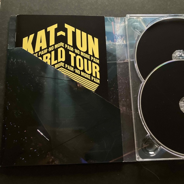 KAT-TUN(カトゥーン)のKAT-TUN  LIVE DVD 初回限定盤　2枚セット エンタメ/ホビーのDVD/ブルーレイ(ミュージック)の商品写真