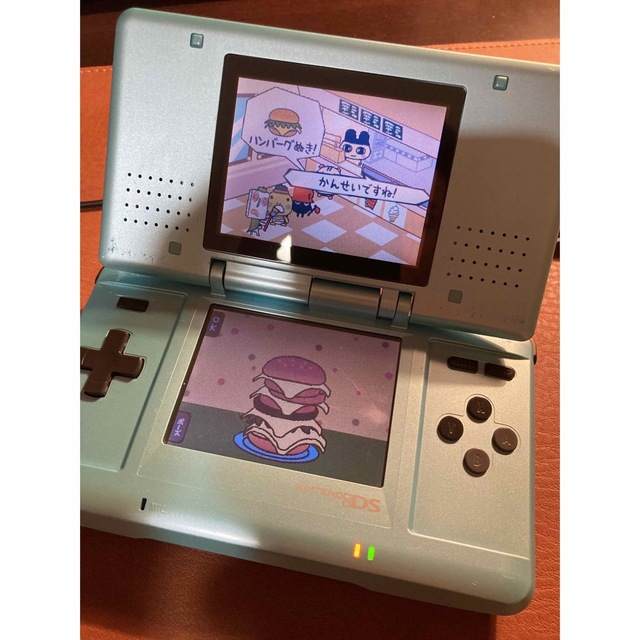 ニンテンドーDS(ニンテンドーDS)のNintendo DS ライトグリーン エンタメ/ホビーのゲームソフト/ゲーム機本体(携帯用ゲーム機本体)の商品写真