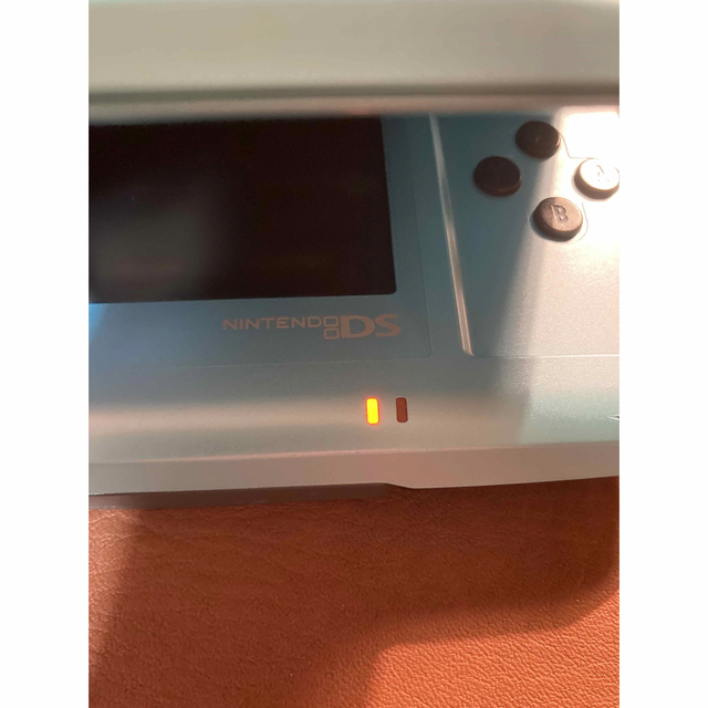 ニンテンドーDS(ニンテンドーDS)のNintendo DS ライトグリーン エンタメ/ホビーのゲームソフト/ゲーム機本体(携帯用ゲーム機本体)の商品写真