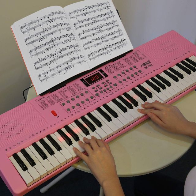 Hricane キーボード ピアノ 電子ピアノ 61鍵盤 200種類音色 200種類リズム 60曲デモ曲 LCDディスプレイ搭載 光る鍵盤