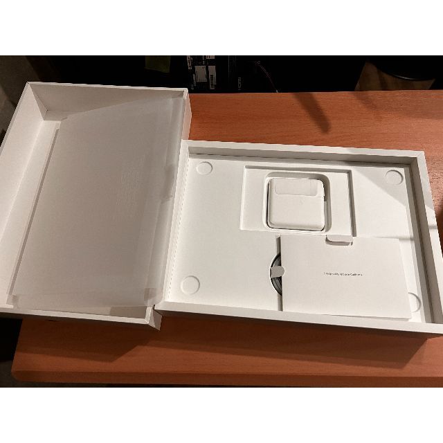 Apple(アップル)の2022 MacBook Pro 13インチ 512GB  M2 スマホ/家電/カメラのPC/タブレット(ノートPC)の商品写真