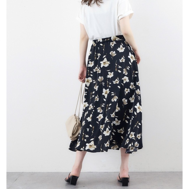 natural couture(ナチュラルクチュール)のnationalculture リリーフレアスカート レディースのスカート(ロングスカート)の商品写真