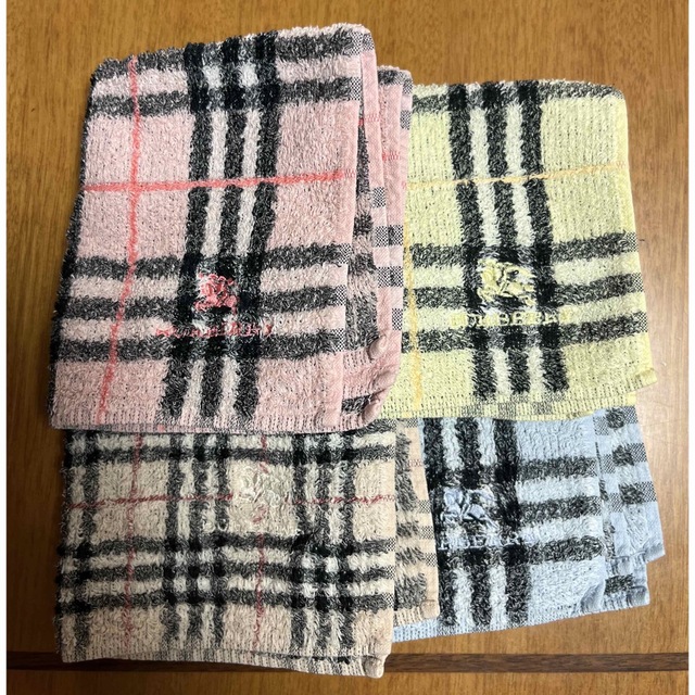 BURBERRY(バーバリー)のバーバリー　ハンカチ　4枚セット レディースのファッション小物(ハンカチ)の商品写真