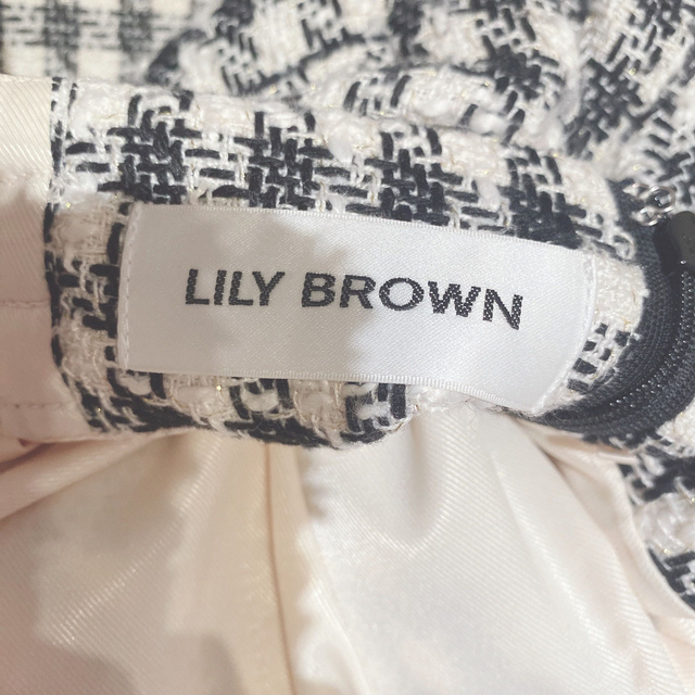 LILY BROWN スリットスカショーパン