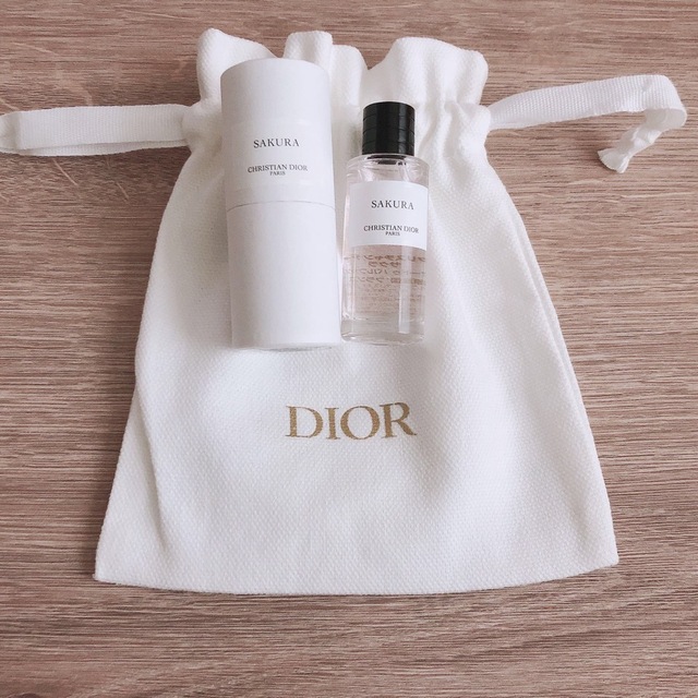 Dior - Dior メゾンクリスチャンディオール オードゥパルファン サクラ、巾着の通販 by ma@｜ディオールならラクマ