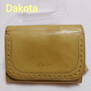 ダコタ(Dakota)の美品☆ダコタ Dakotaパンチング折り財布 マスタード(財布)