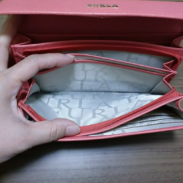 【新品】 フルラ 二つ折り 財布  S サーモンピンク グレー