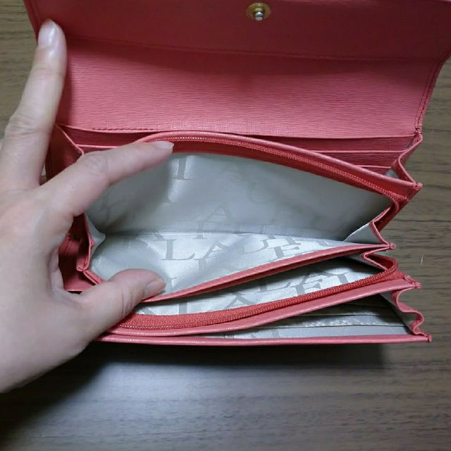 Furla(フルラ)のFURLA 長財布 サーモンピンク レディースのファッション小物(財布)の商品写真