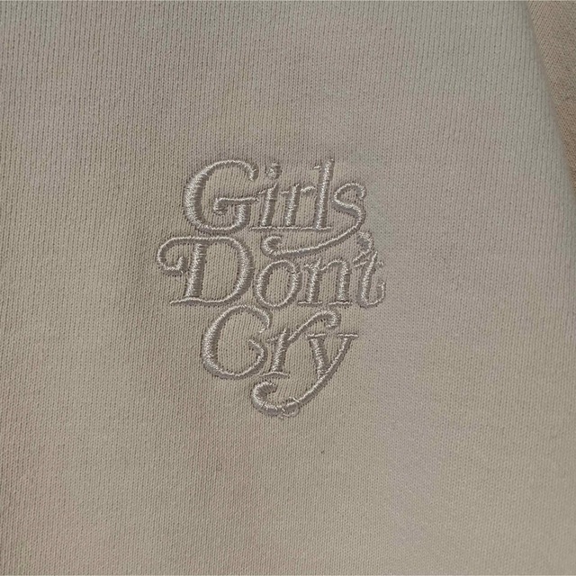 Girls Don't Cry(ガールズドントクライ)のgirls don't cry スウェット　クリーム　Ｓ メンズのトップス(スウェット)の商品写真