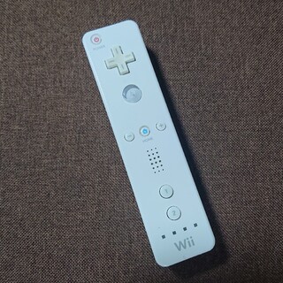 ウィー(Wii)のWiiリモコン コントローラー 任天堂 ニンテンドー純正 シロ ホワイト(家庭用ゲーム機本体)