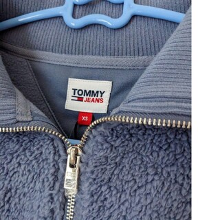 【新品タグ付き】トミージーンズ　ハーフジップボアパーカー　xsサイズ　ブルー