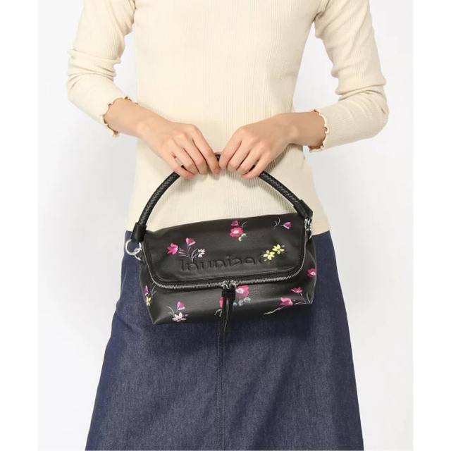新品✨タグ付き♪デシグアル ショルダーバッグ ブラック 大特価‼️