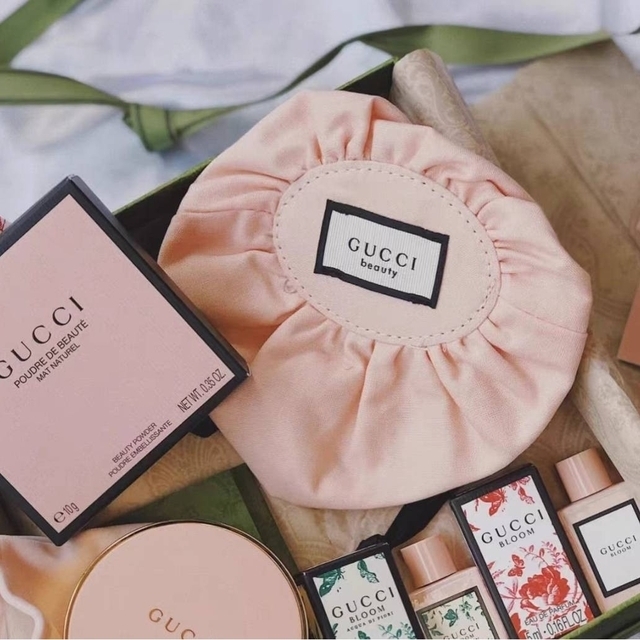 Gucci - 新品 GUCCI グッチ ノベルティ 巾着袋 ポーチの通販 by